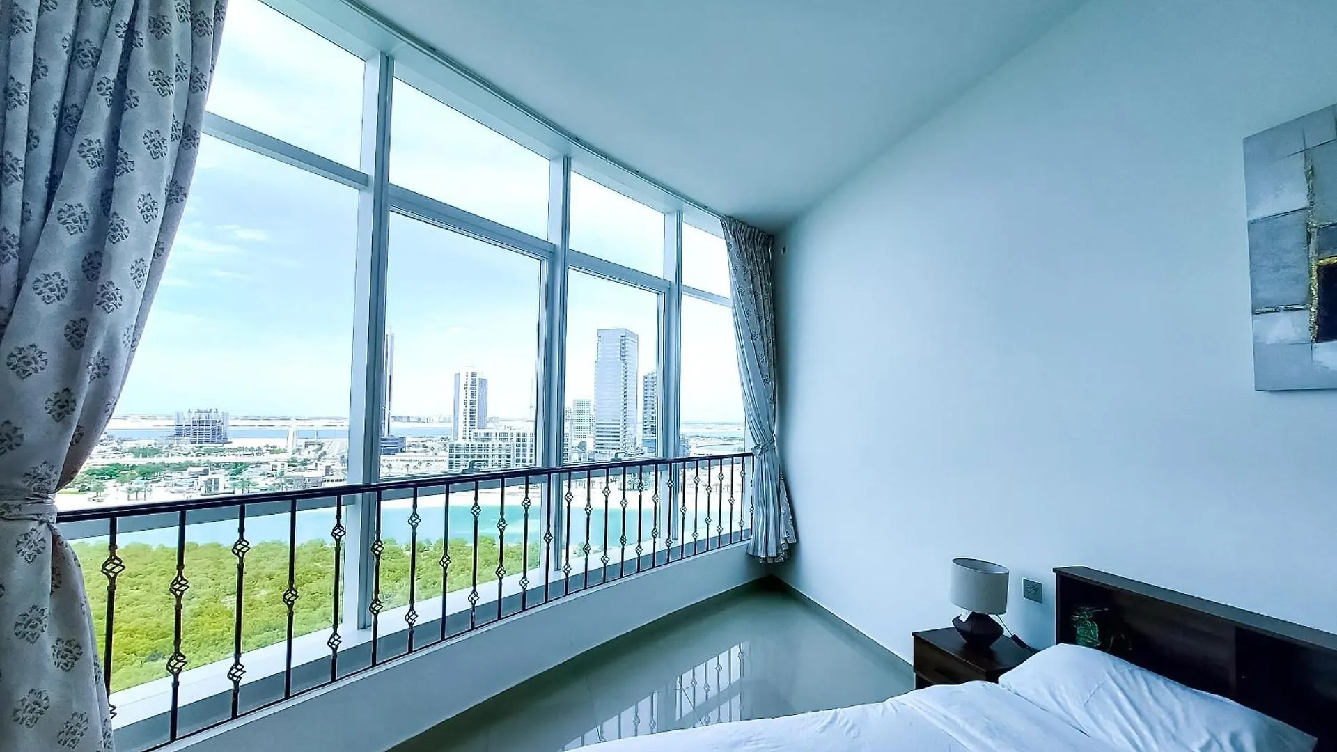 Harf4606 Huge Water Front 1Br Apt With 2 Sofa Beds In Alreem Island Abu Dhabi